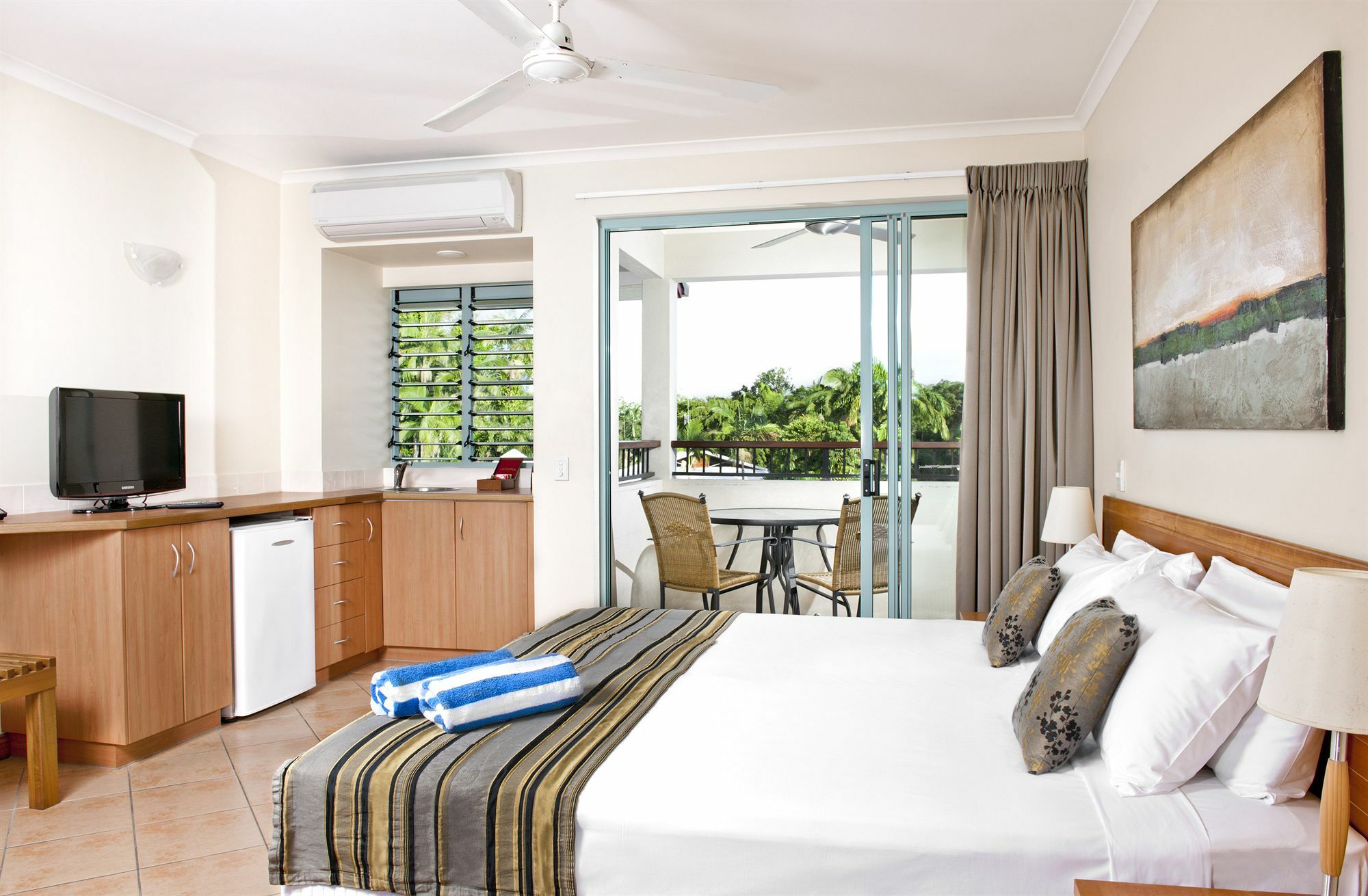 Mantra In The Village Port Douglas Exterior photo