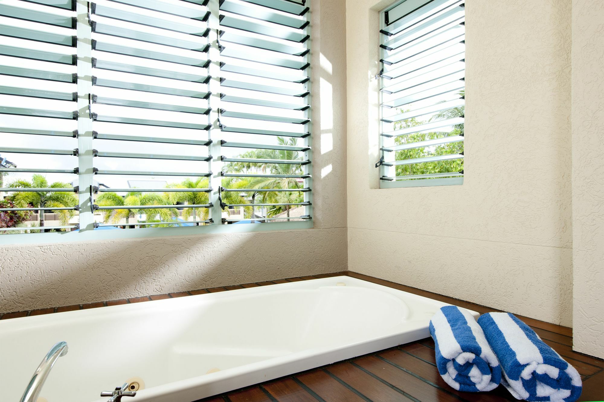 Mantra In The Village Port Douglas Room photo